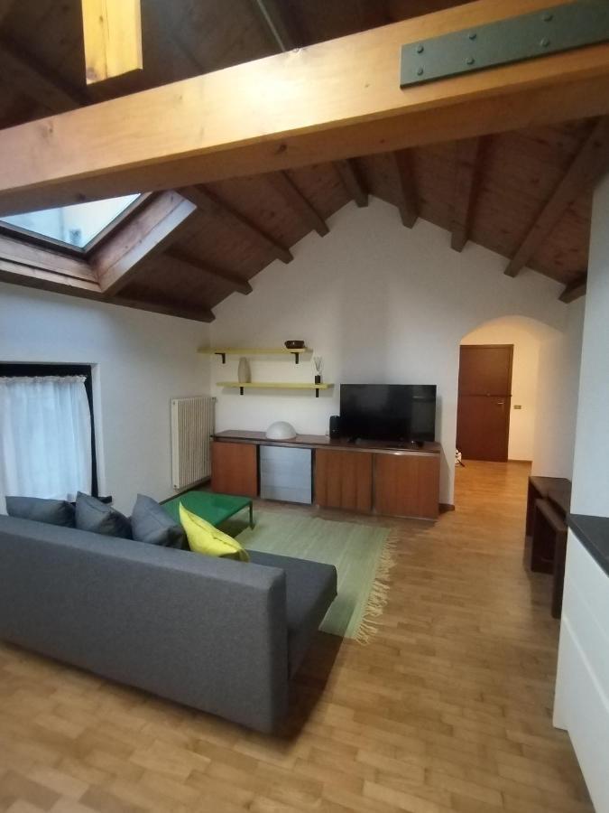 Il Vicolo_Carinissimo Appartamento In Centro Storico, Zona Giorno Mansardata Belluno Luaran gambar