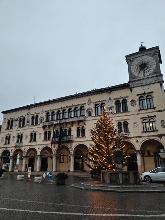 Il Vicolo_Carinissimo Appartamento In Centro Storico, Zona Giorno Mansardata Belluno Luaran gambar