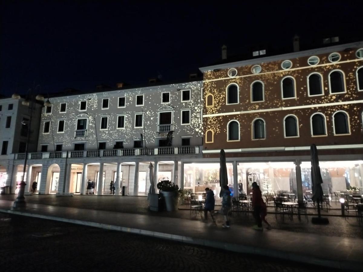 Il Vicolo_Carinissimo Appartamento In Centro Storico, Zona Giorno Mansardata Belluno Luaran gambar