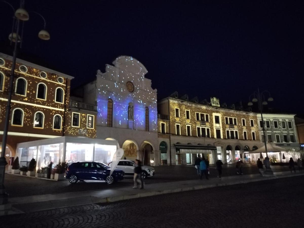Il Vicolo_Carinissimo Appartamento In Centro Storico, Zona Giorno Mansardata Belluno Luaran gambar